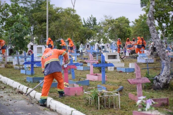 Mais De Mil Pessoas Devem Visitar Cemit Rios De Manaus No Dia De