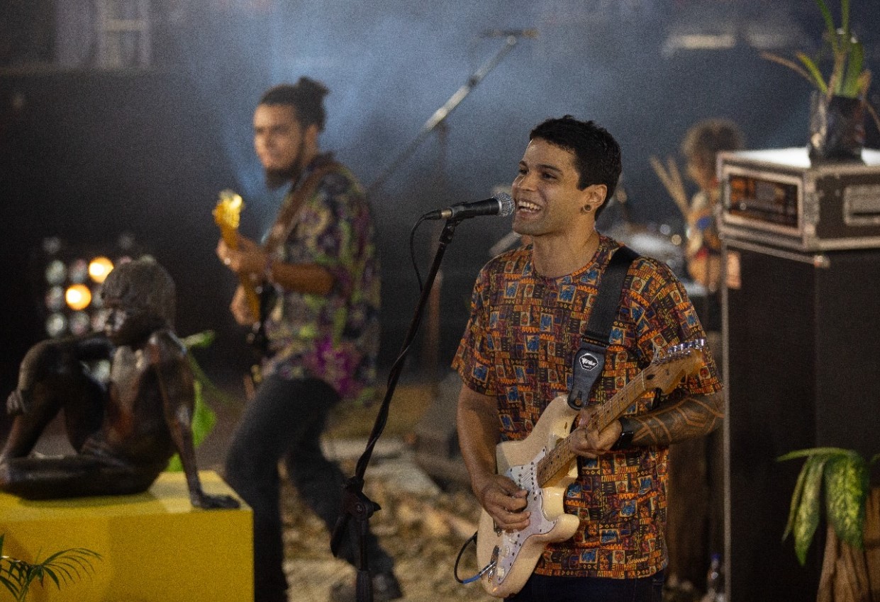Documentário sobre trajetória da banda Alaídenegão será lançado nesta sexta-feira (08/10)