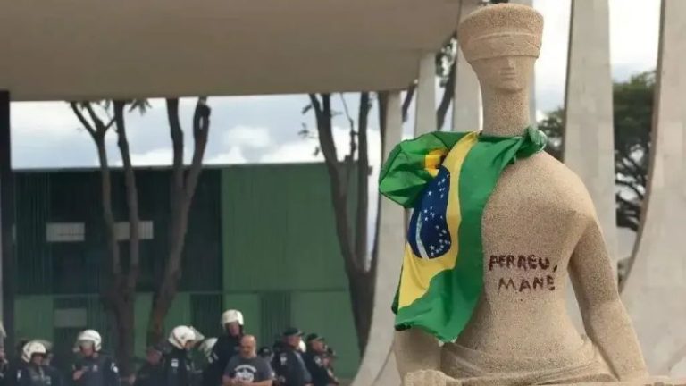 STF retoma julgamento de Débora Rodrigues por pichar a estátua no 8/1