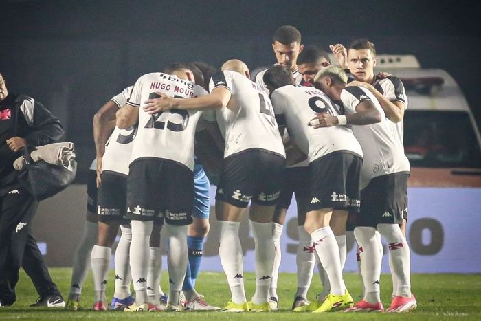 Vasco vence o Athletico-PR de virada no Brasileirão
