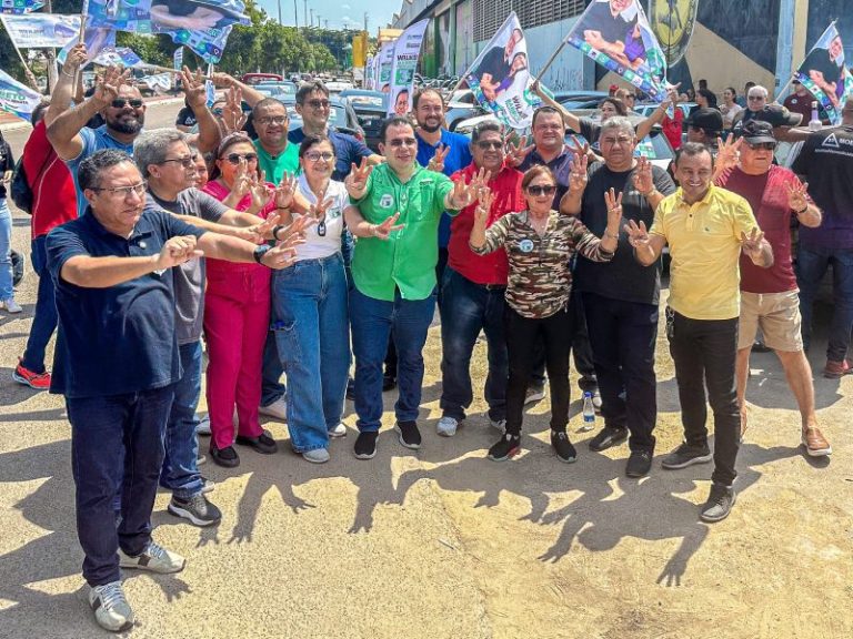 Eleições: Wilker Barreto realiza “adesivaço” na Avenida do Samba