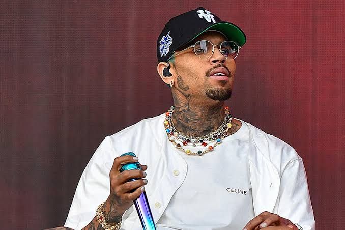 Chris Brown é preso no Reino Unido por suspeita de agressão em boate