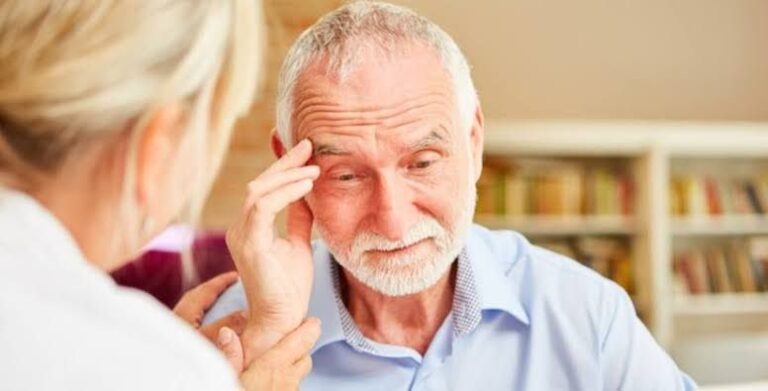 Anvisa aprova medicamento que retarda avanço do Alzheimer