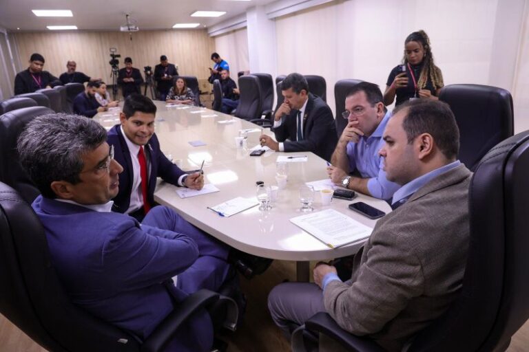 Aleam recebe DNIT para discutir obras e soluções logísticas no AM