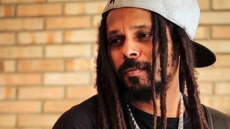 Santo Remédio celebra 18 anos com show de Marcelo Falcão