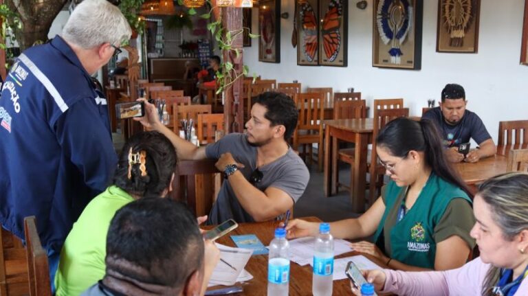 Procon-AM realiza fiscalização em Parintins e orienta consumidores