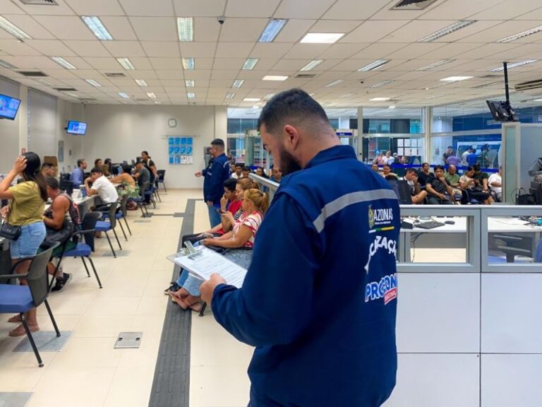 Procon-AM autua agência bancária por descumprir Lei das Filas