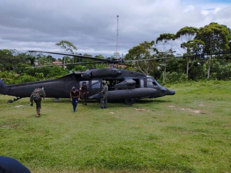Forças Armadas resgatam seis pacientes em situação de emergência no AM