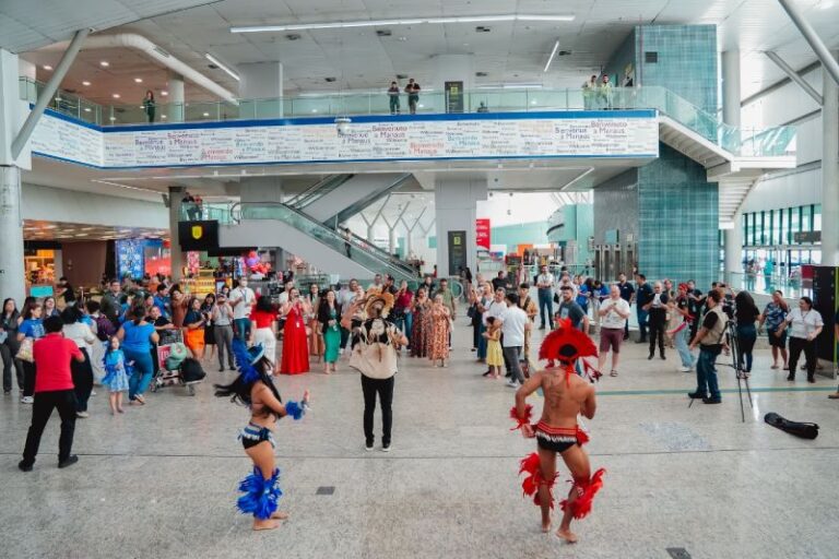 Aeroporto de Manaus amplia voos para o Festival de Parintins 2025