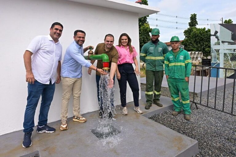 Roberto Cidade celebra entrega do Prosai Parintins
